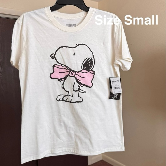 Snoopy Women's Graphic Tee with Short Sleeves - Picture 1 of 6
